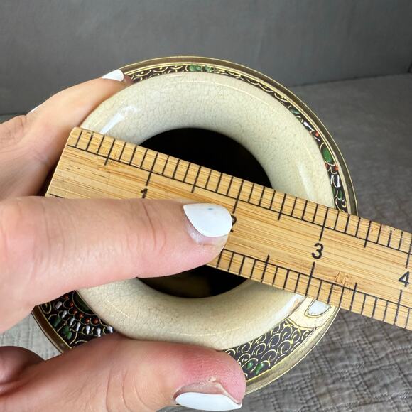 Set Pair of 2 Satsuma Vases Urns Japan Gilted Gold Tone Hand Painted Matching - Picture 9 of 11